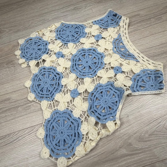 Altar'd State Cara Crochet Top Blue Cream Floral Sleeveless Boho Large - Picture 10 of 11